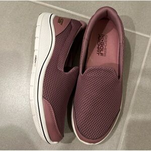 Skechers Go Walk Women's Mauve Slip-On Sneakers 7